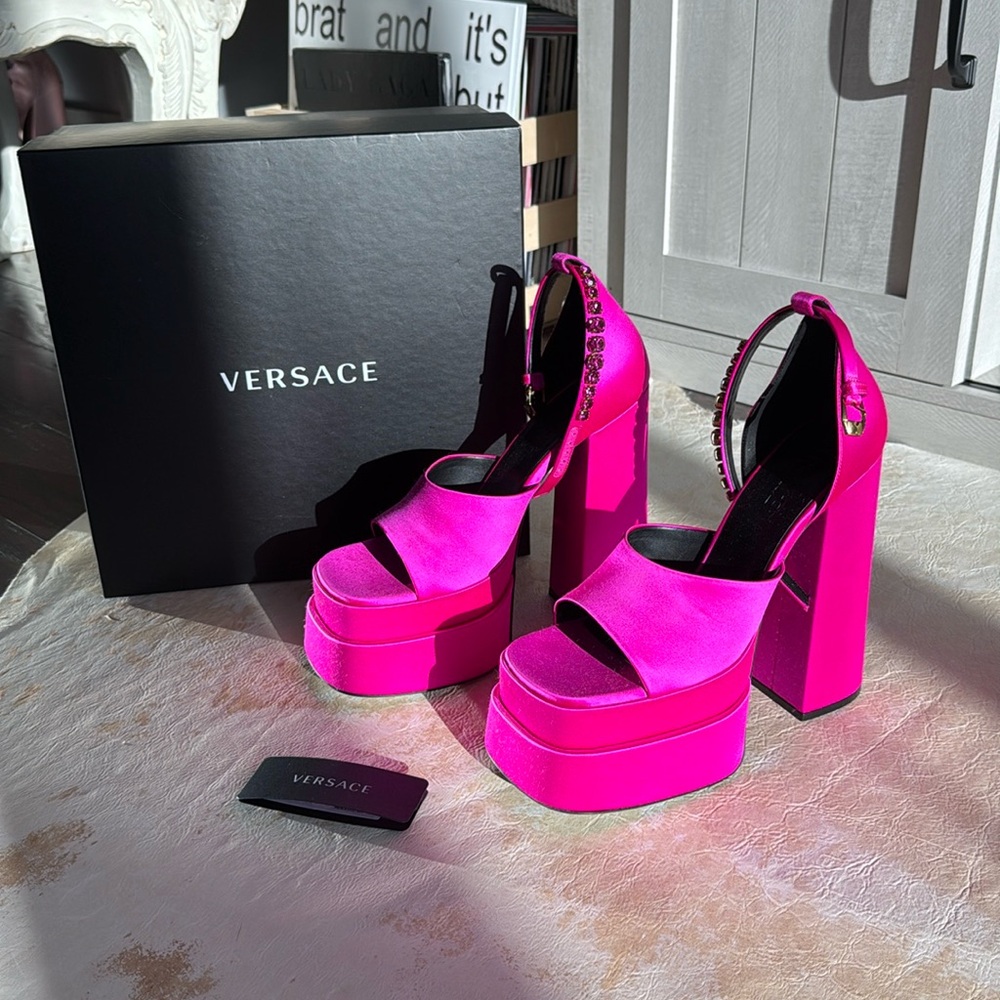 Brand new pink Versace platform heels aveitas
